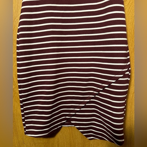 Iris Body Contour Dress With Stripes size medium - Picture 3 of 10